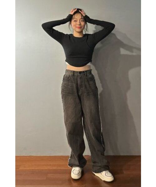 AVANDRESS(アバンドレス )の「Side Tessle Denim Pants BLACK(デニムパンツ・レディース・ブラック・SMALL/MEDIUM/LARGE/X-SMALL/XX-SMALL)」の9枚目の写真