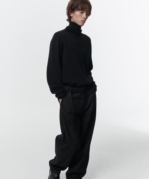 MUSINSA STANDARD（ムシンサスタンダード）の「ミニマルタートルネックニット[ブラック]（ニット/セーター・メンズ・その他・SMALL/MEDIUM/LARGE/X-LARGE/XX-LARGE）」の3枚目の写真