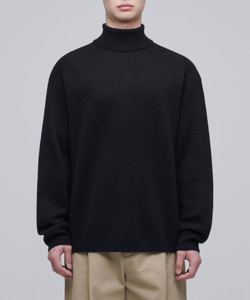 MUSINSA STANDARD（ムシンサスタンダード）の「ミニマルタートルネックニット[ブラック]（ニット/セーター・メンズ・その他・SMALL/MEDIUM/LARGE/X-LARGE/XX-LARGE）」の8枚目の写真