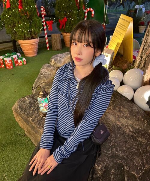 TYPESERVICE（タイプサービス）の「Ruffled Stripe Zip Hoodie [Blue]（パーカー・レディース・その他・FREE）」の3枚目の写真