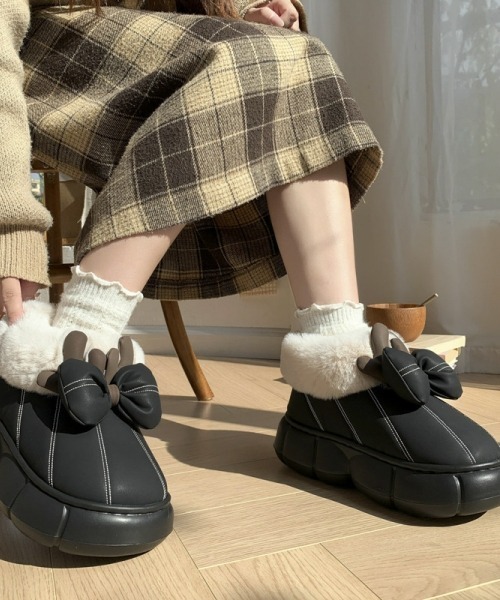 gossip！ロサンゼルス（ゴシップロサンゼルス）の「Y2Kガーリー レトロ厚底もこもこハイカットスノーブーツ／ショートブーツ（秋冬新作）（ブーツ・レディース・ライトブラウン/オフホワイト/ブラック・S/L/M）」の4枚目の写真