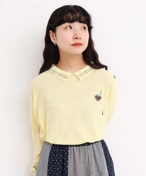 l'atelier du savon（アトリエドサボン）の「パンジーのお花　ハンド刺繍　襟付きニット（ニット/セーター・レディース・グレー/グリーン/イエロー・FREE）」の3枚目の写真