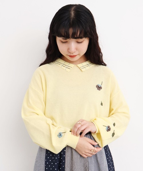 l'atelier du savon（アトリエドサボン）の「パンジーのお花　ハンド刺繍　襟付きニット（ニット/セーター・レディース・グレー/グリーン/イエロー・FREE）」の18枚目の写真