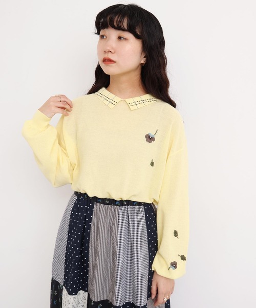 l'atelier du savon（アトリエドサボン）の「パンジーのお花　ハンド刺繍　襟付きニット（ニット/セーター・レディース・グレー/グリーン/イエロー・FREE）」の16枚目の写真