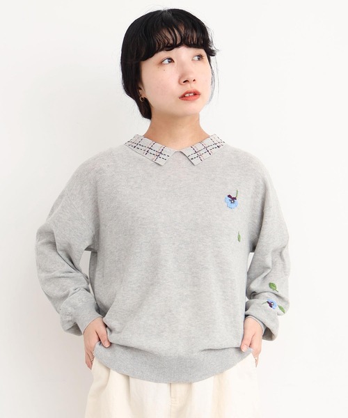 l'atelier du savon（アトリエドサボン）の「パンジーのお花　ハンド刺繍　襟付きニット（ニット/セーター・レディース・グレー/グリーン/イエロー・FREE）」の8枚目の写真