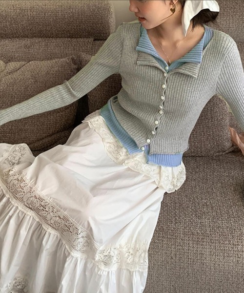 NANEA(ナネア)の「クロップド丈 レイヤード風配色ニットカーディガン(ニット/セーター・レディース・レッド/チャコールグレー/ブラック/グレイッシュベージュ・フリー)」の19枚目の写真