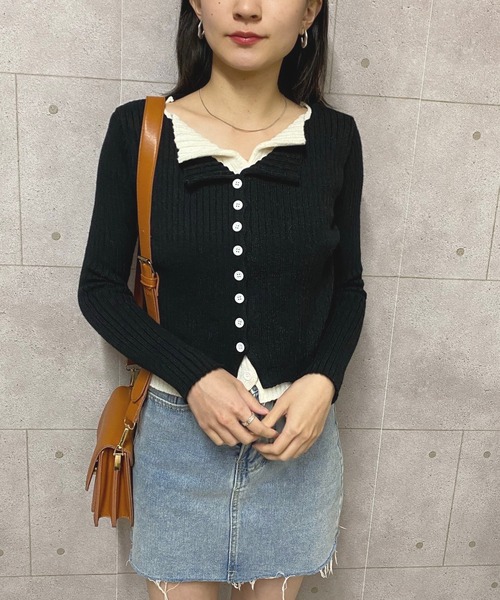 NANEA(ナネア)の「クロップド丈 レイヤード風配色ニットカーディガン(ニット/セーター・レディース・レッド/チャコールグレー/ブラック/グレイッシュベージュ・フリー)」の12枚目の写真