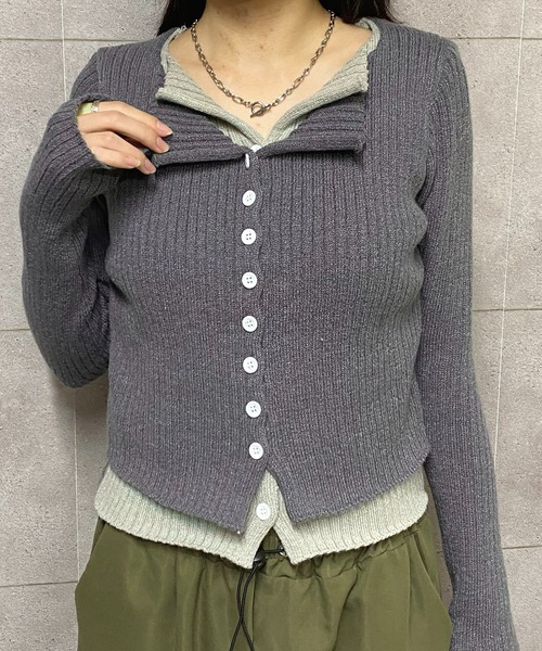 NANEA(ナネア)の「クロップド丈 レイヤード風配色ニットカーディガン(ニット/セーター・レディース・レッド/チャコールグレー/ブラック/グレイッシュベージュ・フリー)」の9枚目の写真
