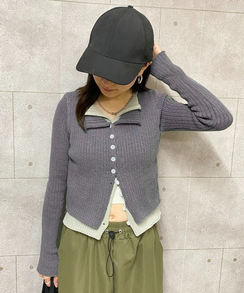 NANEA(ナネア)の「クロップド丈 レイヤード風配色ニットカーディガン(ニット/セーター・レディース・レッド/チャコールグレー/ブラック/グレイッシュベージュ・フリー)」の10枚目の写真