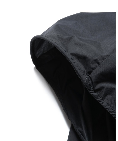 F.C.Real Bristol（エフシーレアルブリストル）の「LIGHT WEIGHT BREATHABLE PACKABLE HOODIE（ナイロンジャケット・メンズ・ブラック/ブルー/レッド・SMALL/X-LARGE/LARGE/MEDIUM/XX-LARGE）」の7枚目の写真