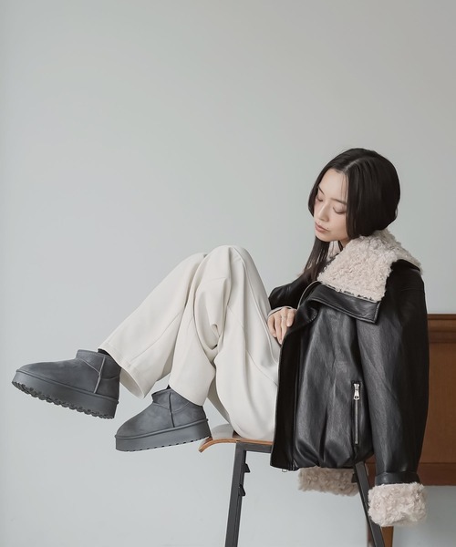 mili an deni(ミリアンデニ)の「厚底ショートムートン風ブーツ(ブーツ・レディース・ブラック/キャメル/グレー・M/L)」の11枚目の写真