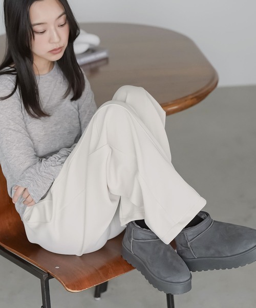 mili an deni(ミリアンデニ)の「厚底ショートムートン風ブーツ(ブーツ・レディース・ブラック/キャメル/グレー・M/L)」の12枚目の写真
