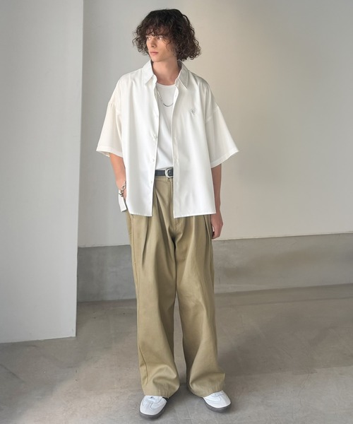 Java（ジャバ）の「《JaVaジャバコラボ》【接触冷感＆速乾機能付き】 暑い夏を快適に過ごせる！触れた瞬間ひんやり心地よい。とろみドレープオーバーサイズシャツ（シャツ/ブラウス・メンズ・グレイッシュブルー/チャコールグレー/オフホワイト/ブラック・LARGE/MEDIUM/SMALL）」の22枚目の写真