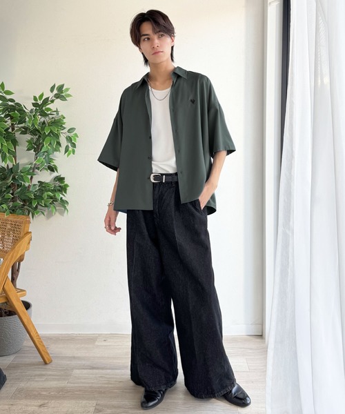 Java（ジャバ）の「《JaVaジャバコラボ》【接触冷感＆速乾機能付き】 暑い夏を快適に過ごせる！触れた瞬間ひんやり心地よい。とろみドレープオーバーサイズシャツ（シャツ/ブラウス・メンズ・グレイッシュブルー/チャコールグレー/オフホワイト/ブラック・LARGE/MEDIUM/SMALL）」の13枚目の写真