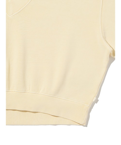 Levi's(リーバイス)の「Levi's/リーバイス ヴィンテージ Vネック スウェットシャツ(スウェット・レディース・イエロー・XS/M/S)」の7枚目の写真