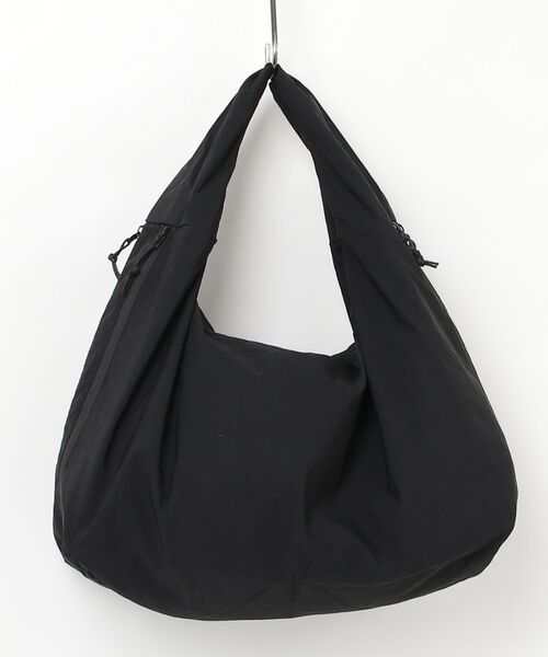 Shelly island（シェリーアイランド）の「【A4サイズ収納可/軽量】サイドダブルファスナーバッグ（ショルダーバッグ・レディース・モカ/ブラック・FREE）」の9枚目の写真