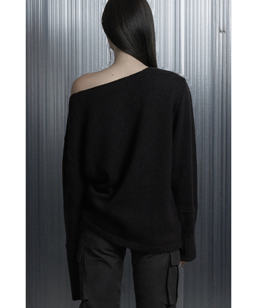 ETRE AU SOMMET（エトレオソメ）の「Pin Up One-Shoulder Knit Top (Black)（ニット/セーター・レディース・その他・FREE）」の3枚目の写真