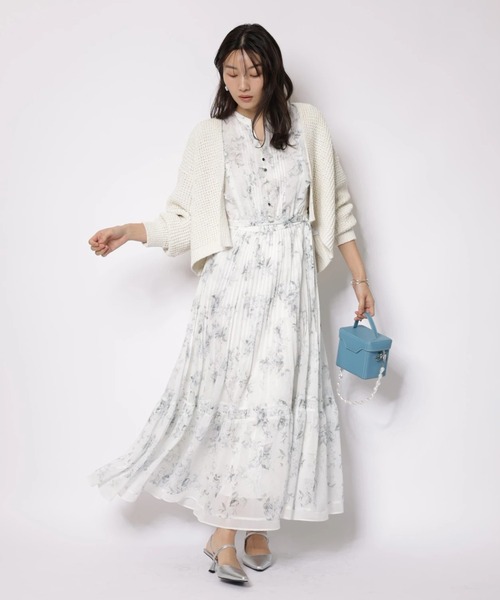 JUSGLITTY（ジャスグリッティー）の「ガーデンフラワープリントワンピース（ワンピース・レディース・スモークピンク/ミント・2/1/0）」の3枚目の写真