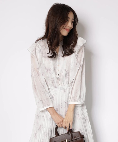 JUSGLITTY（ジャスグリッティー）の「ガーデンフラワープリントワンピース（ワンピース・レディース・スモークピンク/ミント・2/1/0）」の15枚目の写真