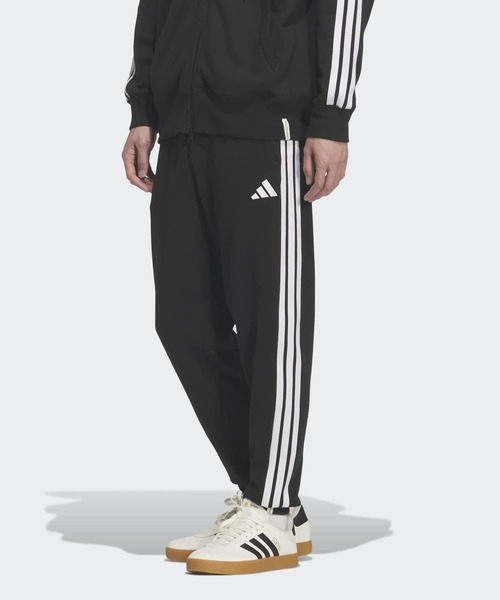 エッセンシャルズ プラス レギュラーフィット スリーストライプス