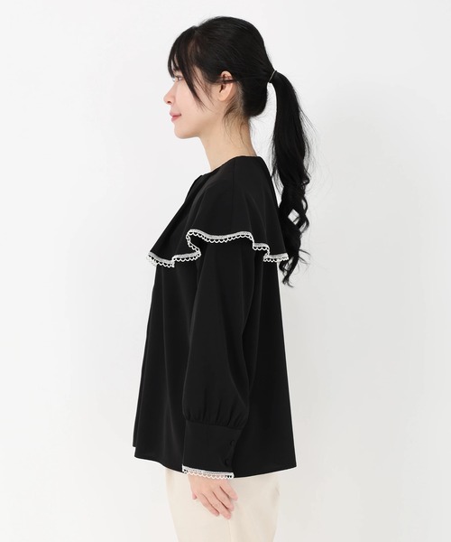 STRAWBERRY-FIELDS（ストロベリーフィールズ）の「【元宝塚トップ娘役 舞空瞳さん着用】ライトデシン_ケープカラーブラウス（シャツ/ブラウス・レディース・ブラック×ホワイト/オフホワイト/ミント・2）」の4枚目の写真