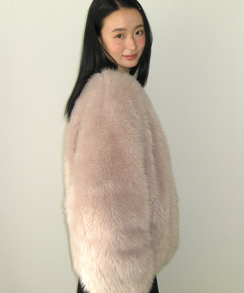 RONRON(ロンロン)の「INNER POINTED FLUFFY FUR JACKET DUSTY PINK(ムートンコート・レディース・その他・FREE)」の4枚目の写真