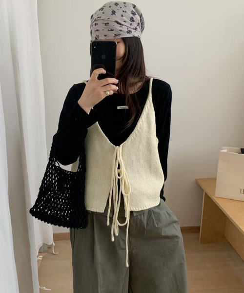 DAY CLOSET(デイ クローゼット)の「【前後2WAY】レイヤード即戦力。ダブルリボン Vネック ニット ビスチェ レディース(キャミソール・レディース・イエロー/グレー/ブラック/アイボリー/レッド/ミント・FREE)」の10枚目の写真