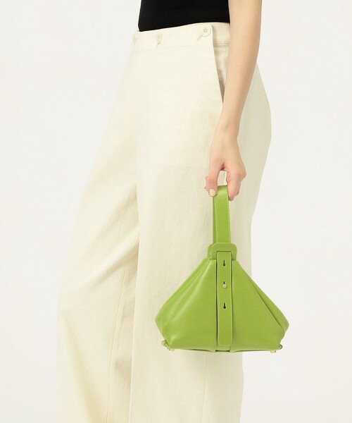 TOMORROWLAND （トゥモローランド）の「【別注】ADVENE AGE special バッグ（ハンドバッグ・レディース・ライトグリーン・FREE）」の2枚目の写真