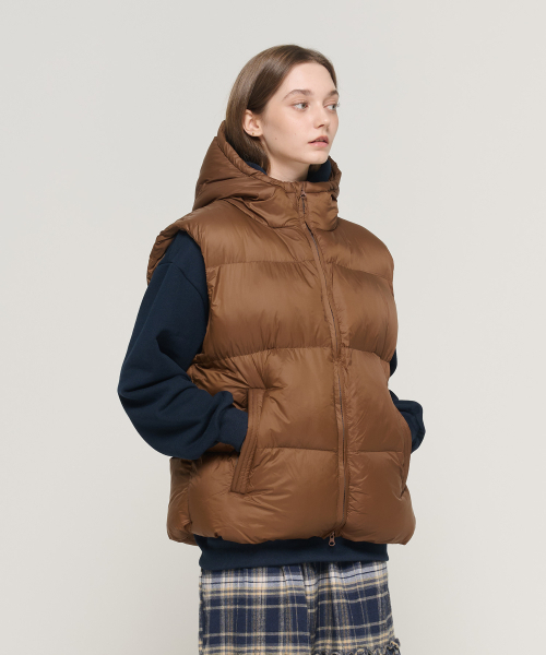 CARGOBROS FOR WOMAN(カーゴブロスフォーウィメン)の「フードハイネックパディングベスト (ブラウン)(ベスト・レディース・その他・FREE)」の3枚目の写真