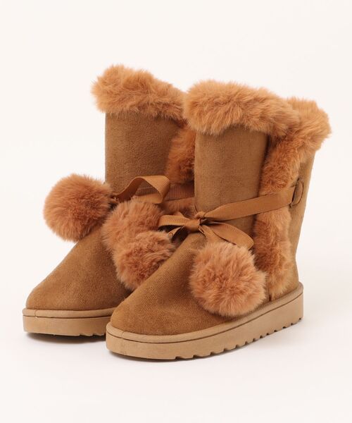 SPINNS(スピンズ)の「ファーショートブーツ/ポンポン付き(ブーツ・レディース・ブラック/キャメル・L/M)」の2枚目の写真