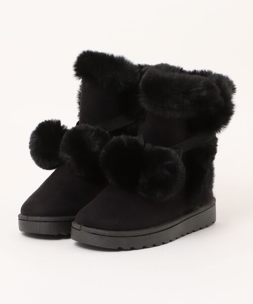 SPINNS(スピンズ)の「ファーショートブーツ/ポンポン付き(ブーツ・レディース・ブラック/キャメル・L/M)」の1枚目の写真