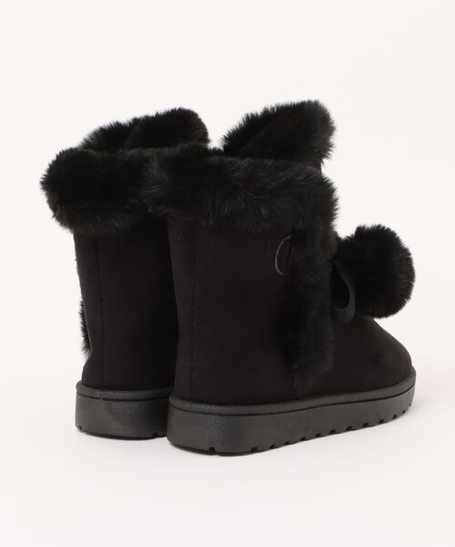 SPINNS(スピンズ)の「ファーショートブーツ/ポンポン付き(ブーツ・レディース・ブラック/キャメル・L/M)」の4枚目の写真
