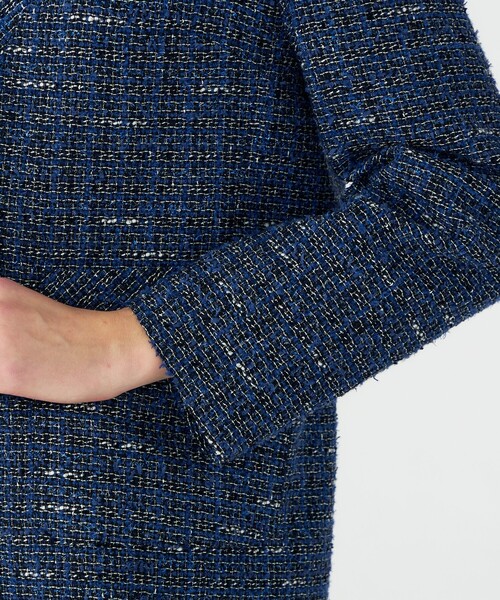 BALLSEY(ボールジィ)の「エアリーファンシーツイード Vカラージャケット(ノーカラージャケット・レディース・ネイビー/ライトベージュ・36)」の11枚目の写真