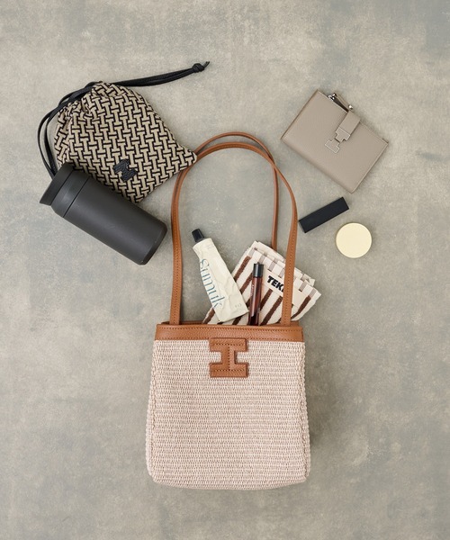 IACUCCI（イアクッチ）の「【予約】センティエーロ PAGLIA（トートバッグ・レディース・キャメル/ブラック・FREE）」の3枚目の写真