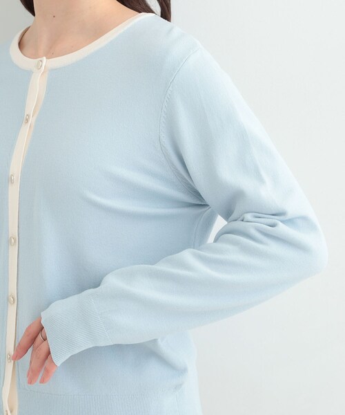 SHOO・LA・RUE（シューラルー）の「【洗濯機可/S-LL/アンサンブル可】パールボタンが上品　配色カーディガン（カーディガン/ボレロ・レディース・ライトイエロー系5/ライトグレー系4/ネイビー系4/ブルー系9・04/02/01/03）」の6枚目の写真