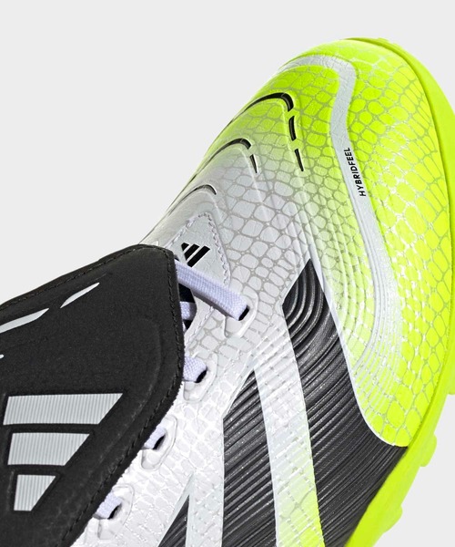 adidas(アディダス)の「プレデター LEAGUE フォールディングタン TF / ターフ用(トレーニングシューズ)/ Predator League Fold-Over Tongue Turf Boots / アディダス adidas(スニーカー・メンズ・ホワイト・25.0cm/25.5cm/26.0cm/26.5cm/27.0cm/27.5cm/28.0cm/28.5cm/24.5cm)」の7枚目の写真
