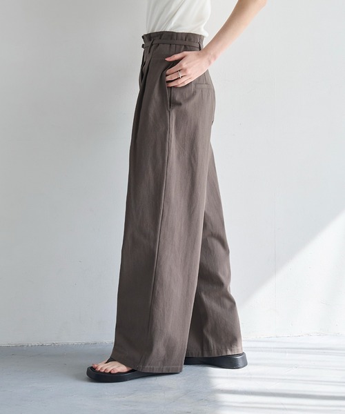 meilmada（メイルマダ）の「ハイウエストコットンタックパンツ（チノパンツ・レディース・ベージュ/チャコールグレー・FREE）」の12枚目の写真