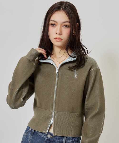 atmos pink（アトモスピンク）の「atmos pink Rib Knit Zip-up Top / アトモス ピンク リブ ニット ジップアップ トップ（ニット/セーター・レディース・チャコール/ブルー/カーキ・FREE）」の2枚目の写真
