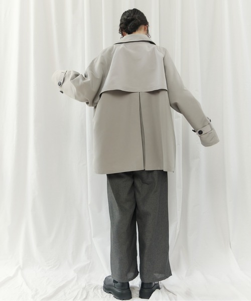 CIEL'AIR(シエルエアー)の「BICOLOR SHORT TRENCH COAT(バイカラーショートトレンチコート)(トレンチコート・レディース・ベージュ/ライトグレー・MEDIUM)」の13枚目の写真