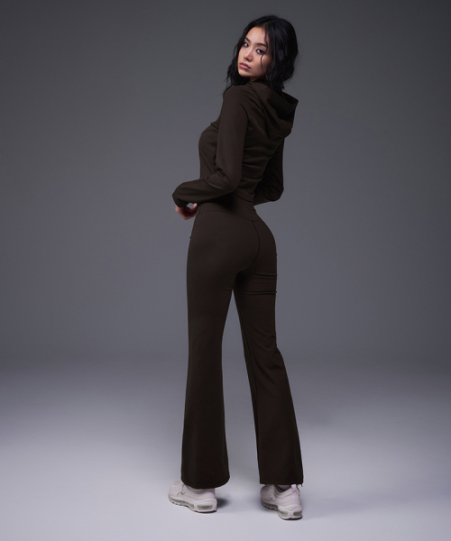 BORN TO WIN（ボーントゥウィン）の「W B-SOFT EASY PANTS [BLACK]（スウェットパンツ・レディース・その他・1/2/3）」の3枚目の写真