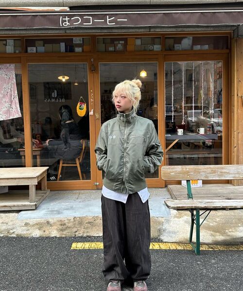 HOODHOOD(フッドフッド)の「ハイネックボンバージャケットカーキ(ブルゾン・レディース・その他・1/2)」の4枚目の写真