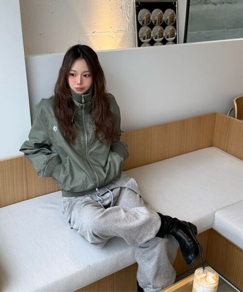 HOODHOOD(フッドフッド)の「ハイネックボンバージャケットカーキ(ブルゾン・レディース・その他・1/2)」の8枚目の写真