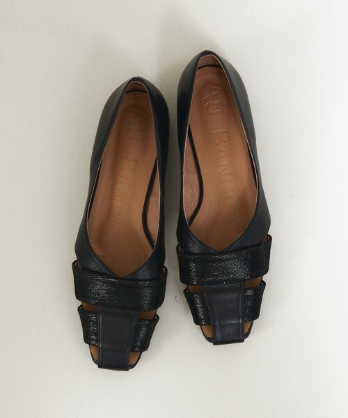 Au BANNISTER（オゥバニスター）の「【ロングセラー】グルカモチーフフラットパンプス（パンプス・レディース・ブラック/アイボリー/シルバー・40/38/39/37/36）」の3枚目の写真