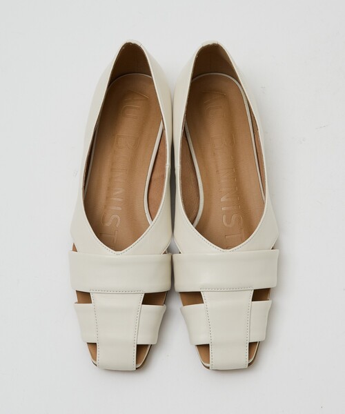 Au BANNISTER（オゥバニスター）の「【ロングセラー】グルカモチーフフラットパンプス（パンプス・レディース・ブラック/アイボリー/シルバー・40/38/39/37/36）」の11枚目の写真