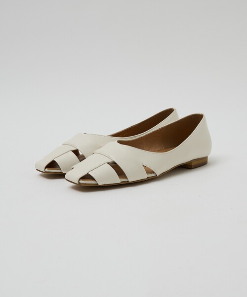 Au BANNISTER（オゥバニスター）の「【ロングセラー】グルカモチーフフラットパンプス（パンプス・レディース・ブラック/アイボリー/シルバー・40/38/39/37/36）」の13枚目の写真