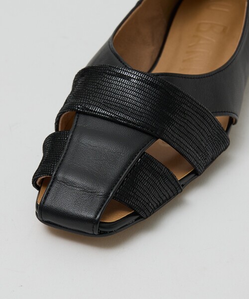 Au BANNISTER（オゥバニスター）の「【ロングセラー】グルカモチーフフラットパンプス（パンプス・レディース・ブラック/アイボリー/シルバー・40/38/39/37/36）」の21枚目の写真