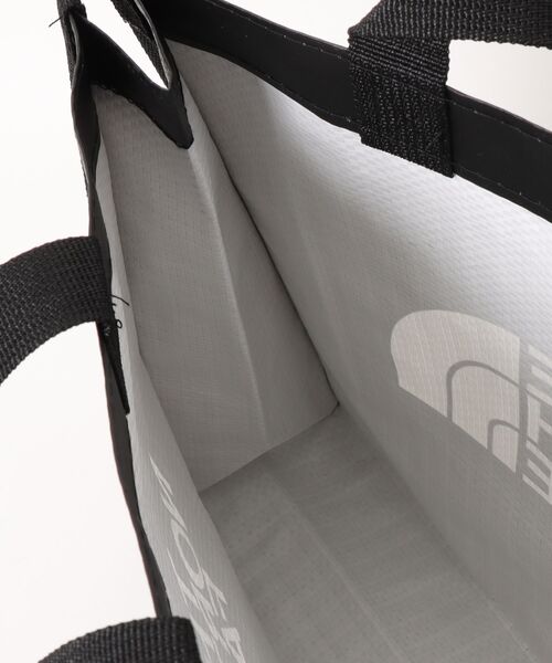 THE NORTH FACE（ザノースフェイス）の「THE NORTH FACE / ザノースフェイス / SHOPPER BAG-XS（トートバッグ・レディース・ブラック系その他・X-SMALL）」の4枚目の写真
