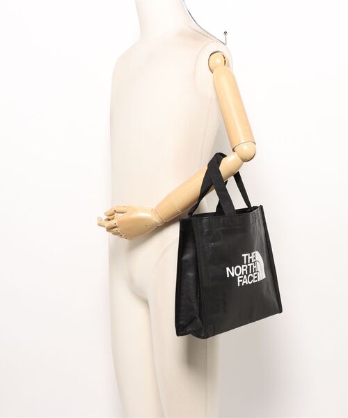THE NORTH FACE（ザノースフェイス）の「THE NORTH FACE / ザノースフェイス / SHOPPER BAG-XS（トートバッグ・レディース・ブラック系その他・X-SMALL）」の5枚目の写真