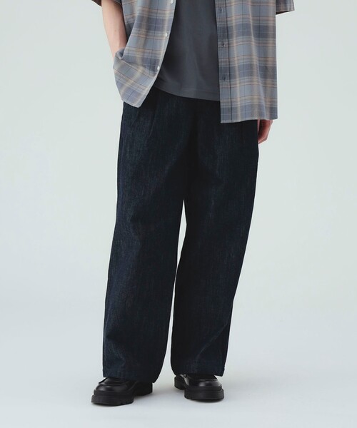 BEAMS HEART(ビームスハート)の「デニムライク ツイル 2タック ワイドストレートパンツ(その他パンツ・メンズ・ネイビー/ブラウン・SMALL/MEDIUM/LARGE)」の1枚目の写真