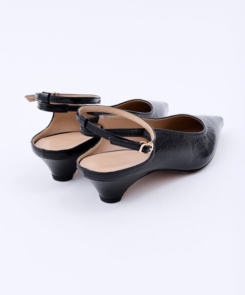 La boutique BonBon（ラブティックボンボン）の「ポインテッドストラップサンダル（サンダル・レディース・ブラック/ゴールド・23.5cm/23cm/24.5cm/24cm）」の5枚目の写真